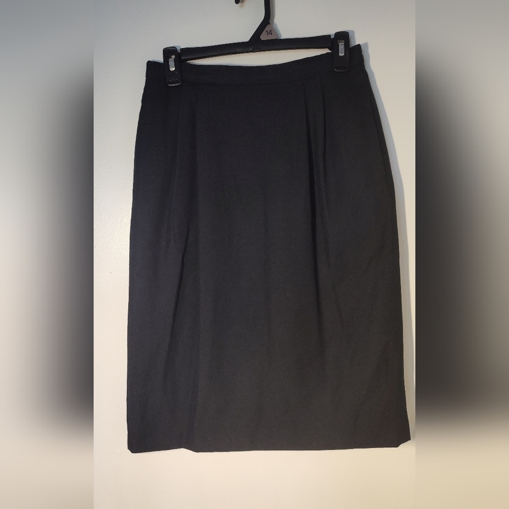 Classic Black Women's Skirt With Pockets Size 8 #446